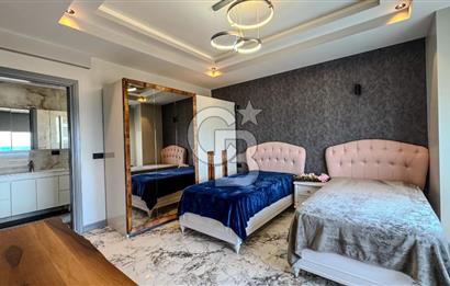 Ayvalık'ın En Prestijli Denize Sıfır Satılık Villası