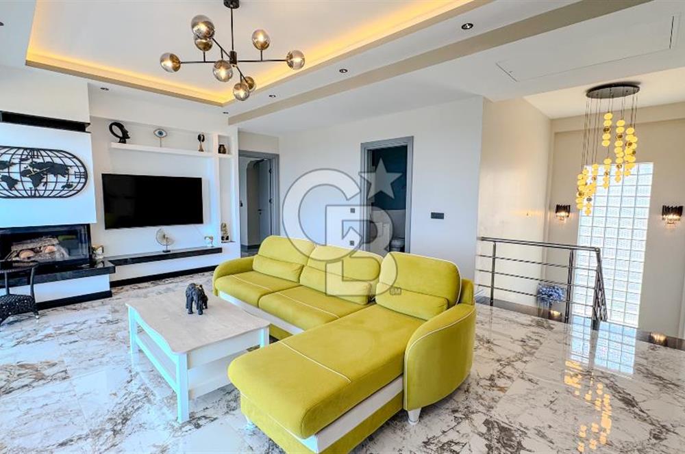 Ayvalık'ın En Prestijli Denize Sıfır Satılık Villası