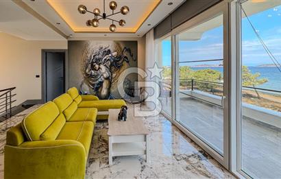 Ayvalık'ın En Prestijli Denize Sıfır Satılık Villası