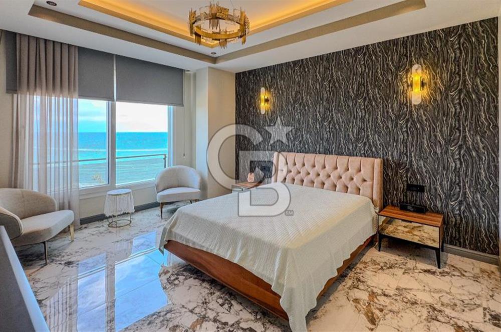 Ayvalık'ın En Prestijli Denize Sıfır Satılık Villası