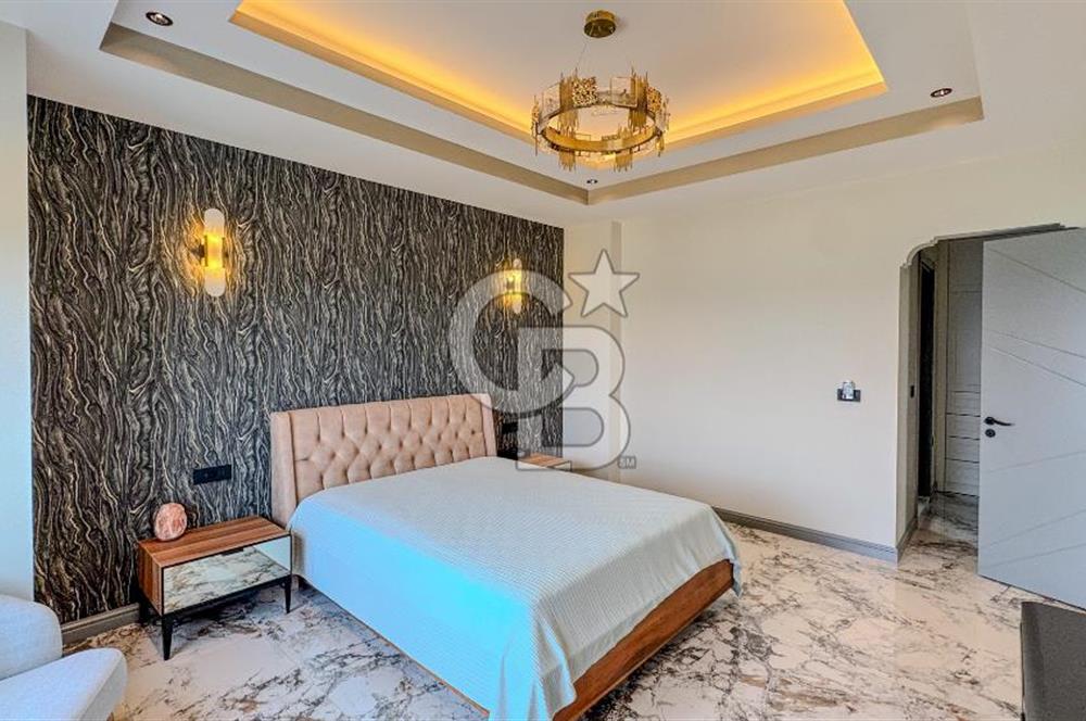 Ayvalık'ın En Prestijli Denize Sıfır Satılık Villası
