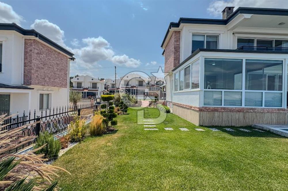 Ayvalık'ın En Prestijli Denize Sıfır Satılık Villası
