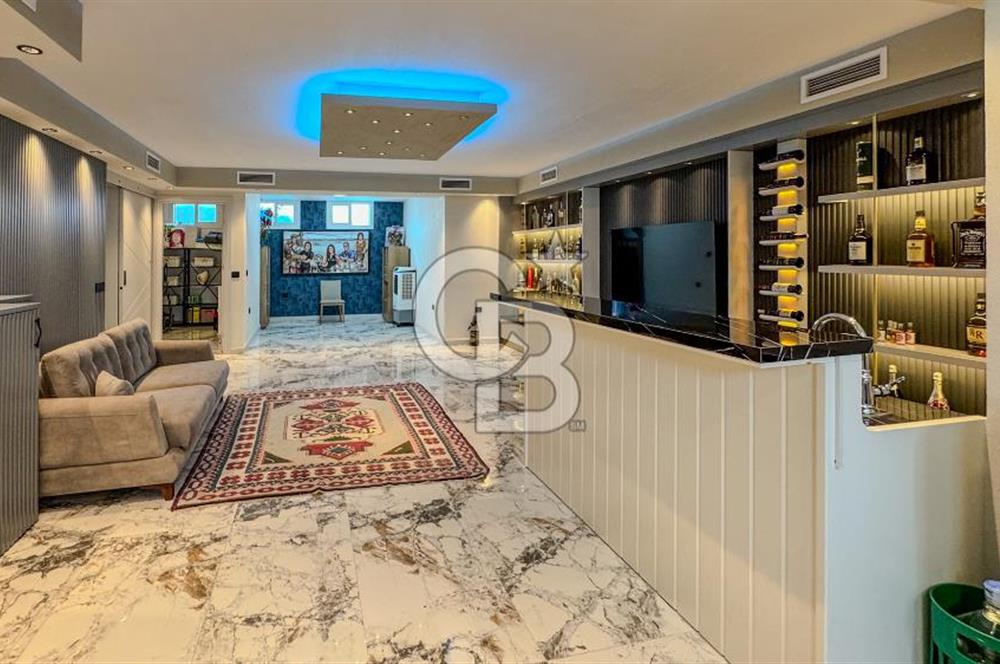 Ayvalık'ın En Prestijli Denize Sıfır Satılık Villası