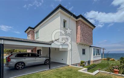 Ayvalık'ın En Prestijli Denize Sıfır Satılık Villası