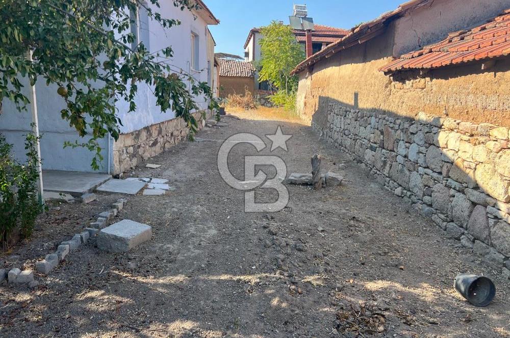 Foça Yenibağarası Mahallesinde Kiralık Müstakil Ev