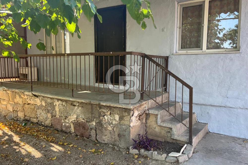 Foça Yenibağarası Mahallesinde Kiralık Müstakil Ev