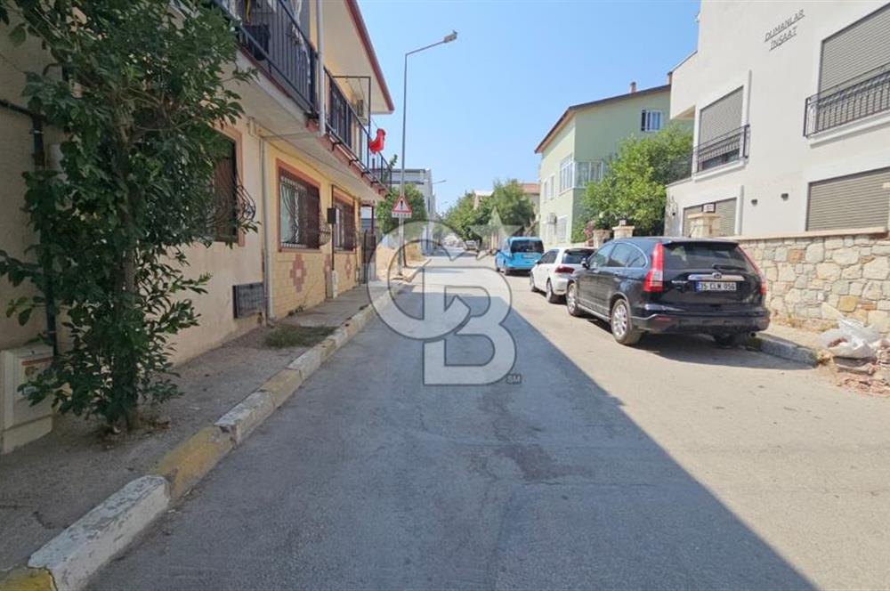 Urla, Yaka Mahallesi, Bahçe katı,  Satılık 2+1 Daire