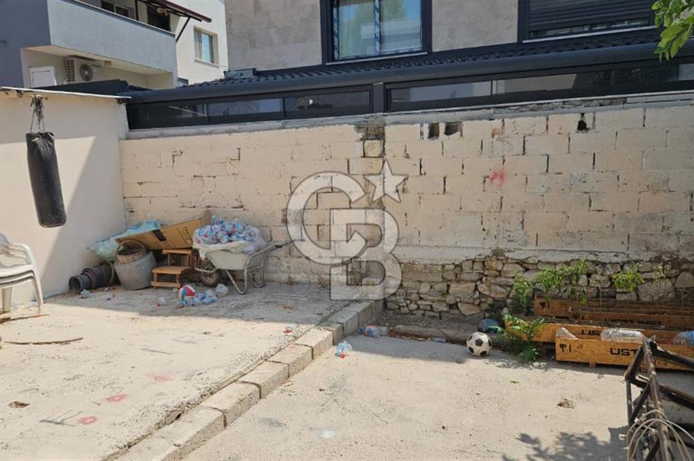 Urla, Yaka Mahallesi, Bahçe katı,  Satılık 2+1 Daire
