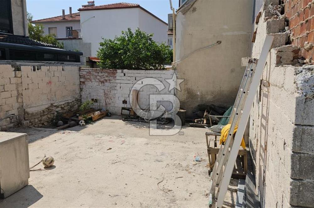 Urla, Yaka Mahallesi, Bahçe katı,  Satılık 2+1 Daire