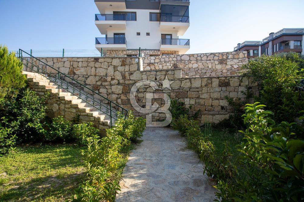 Yenifoça'da Satılık Bahçe Katı 1+1 Daire
