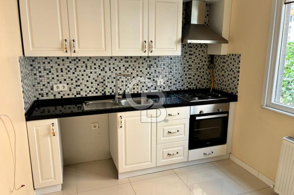 Altayçeşme Mahallesi'nde Merkezi Lokasyon'da Kiralık 2+1 Daire