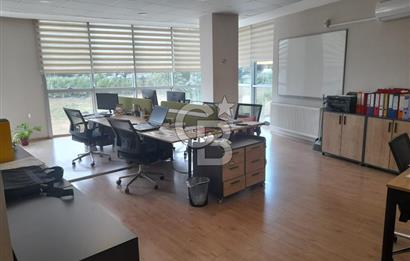 BEYLİKDÜZÜ YAKUPLU VERA PLAZA DA 4+1 SATILIK OFİS
