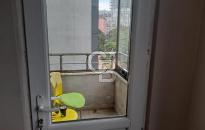 BEYLİKDÜZÜ YAKUPLU VERA PLAZA DA 4+1 SATILIK OFİS