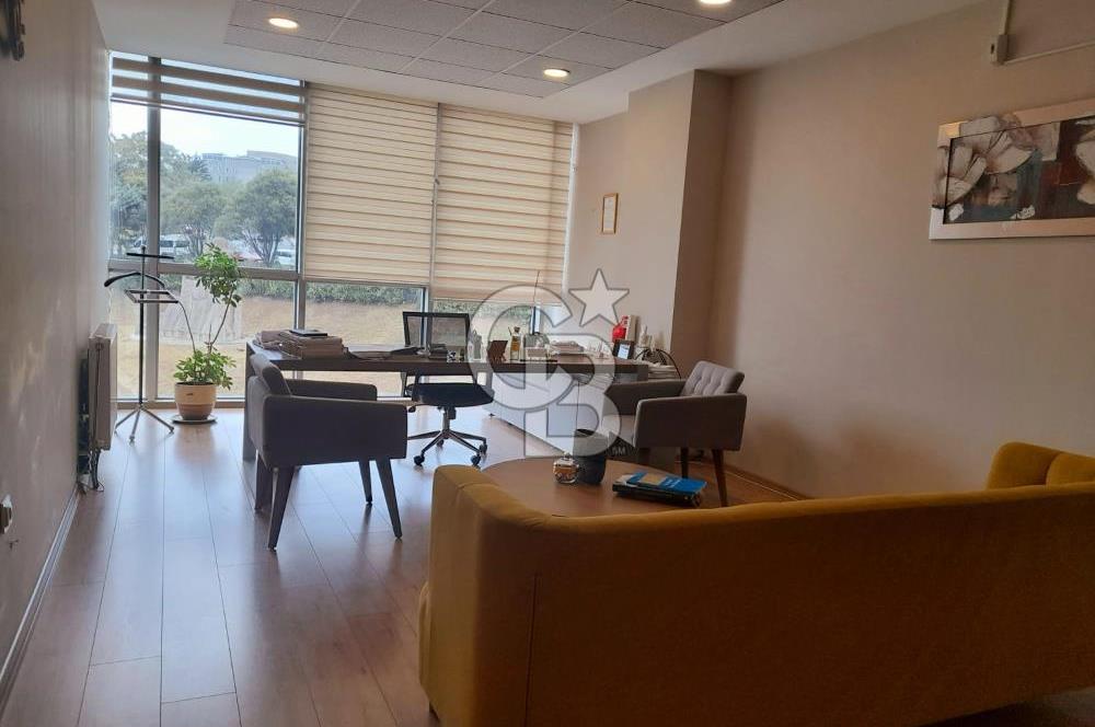 BEYLİKDÜZÜ YAKUPLU VERA PLAZA DA 4+1 SATILIK OFİS