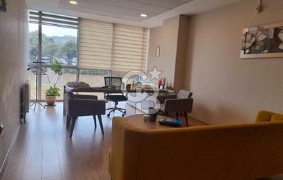 BEYLİKDÜZÜ YAKUPLU VERA PLAZA DA 4+1 SATILIK OFİS
