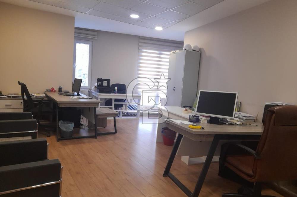 BEYLİKDÜZÜ YAKUPLU VERA PLAZA DA 4+1 SATILIK OFİS