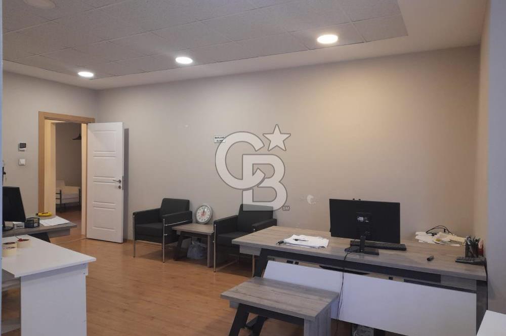 BEYLİKDÜZÜ YAKUPLU VERA PLAZA DA 4+1 SATILIK OFİS