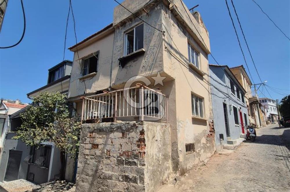 AYVALIK MERKEZE'E YÜRÜME MESAFESİNDE 2+1 SATILIK TRİPLEKS EV