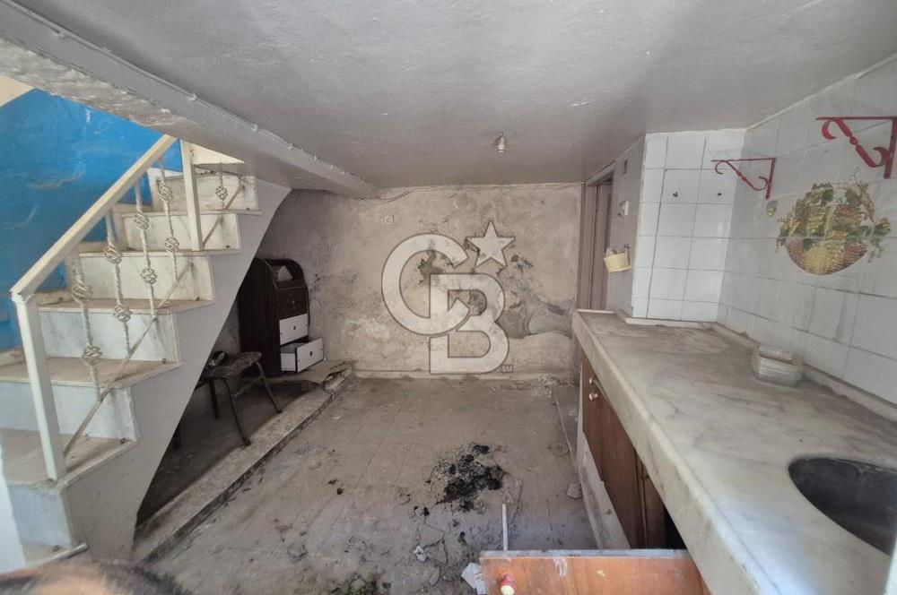 AYVALIK MERKEZE'E YÜRÜME MESAFESİNDE 2+1 SATILIK TRİPLEKS EV