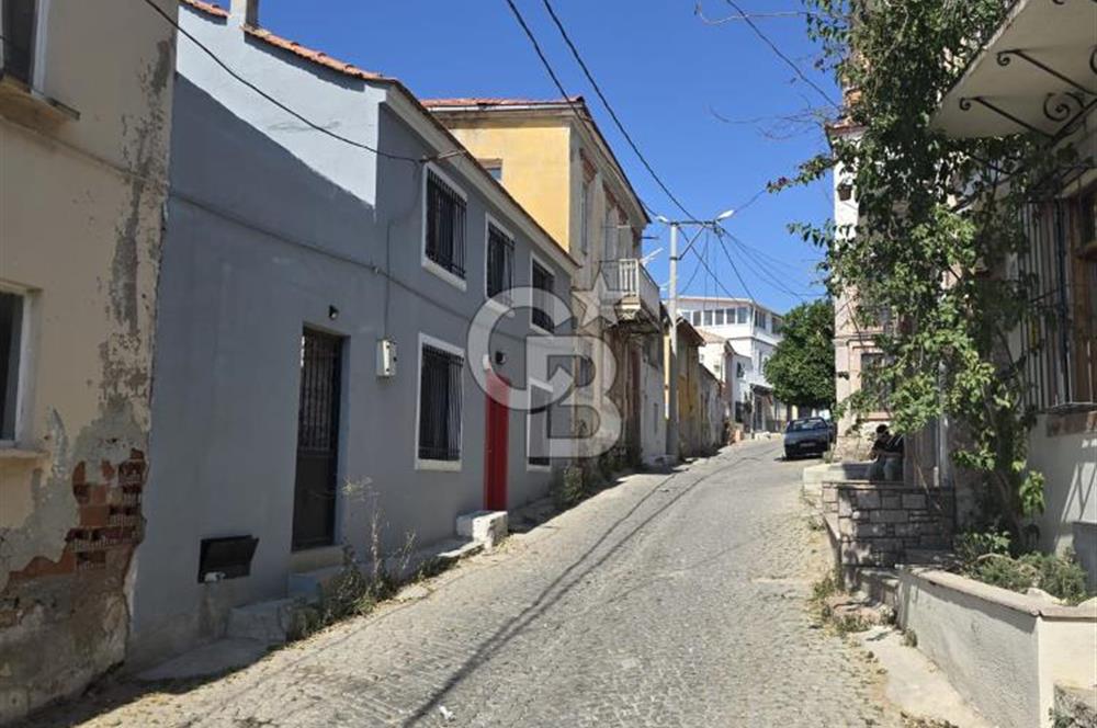 AYVALIK MERKEZE'E YÜRÜME MESAFESİNDE 2+1 SATILIK TRİPLEKS EV