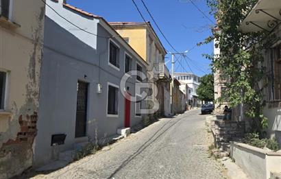 AYVALIK MERKEZE'E YÜRÜME MESAFESİNDE 2+1 SATILIK TRİPLEKS EV