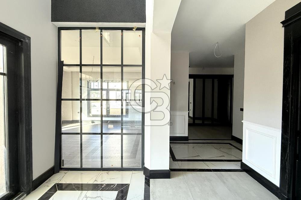 CB EAGLE'dan YENİ MAH. SİTE İÇERİSİNDE 5+2 450m² TRIPLEKS VİLLA