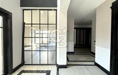 CB EAGLE'dan YENİ MAH. SİTE İÇERİSİNDE 5+2 450m² TRIPLEKS VİLLA