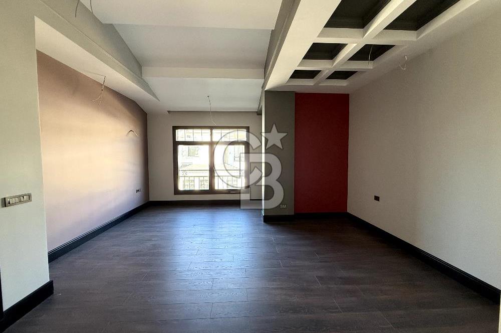 CB EAGLE'dan YENİ MAH. SİTE İÇERİSİNDE 5+2 450m² TRIPLEKS VİLLA