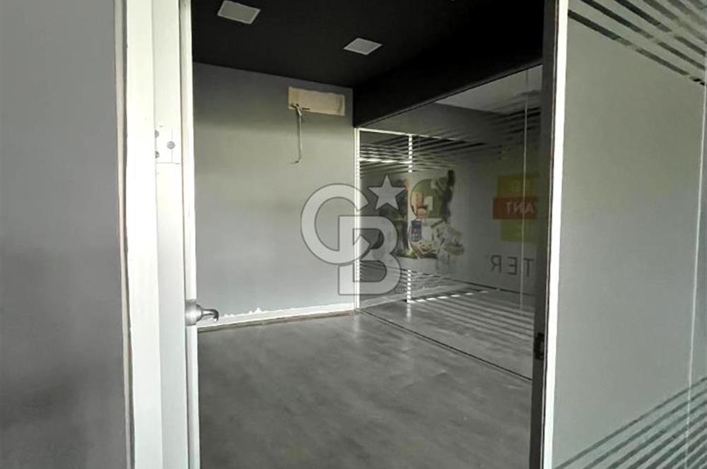 Bahçeşehir Loca'da Caddeüstü 150 m² 2 Adet Boş İş Yeri