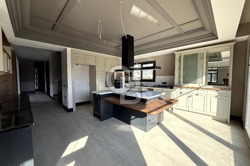 CB EAGLE'dan YENİ MAH. SİTE İÇERİSİNDE 5+2 450m² TRIPLEKS VİLLA