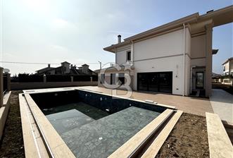 CB EAGLE'dan YENİ MAH. SİTE İÇERİSİNDE 5+2 450m² TRIPLEKS VİLLA