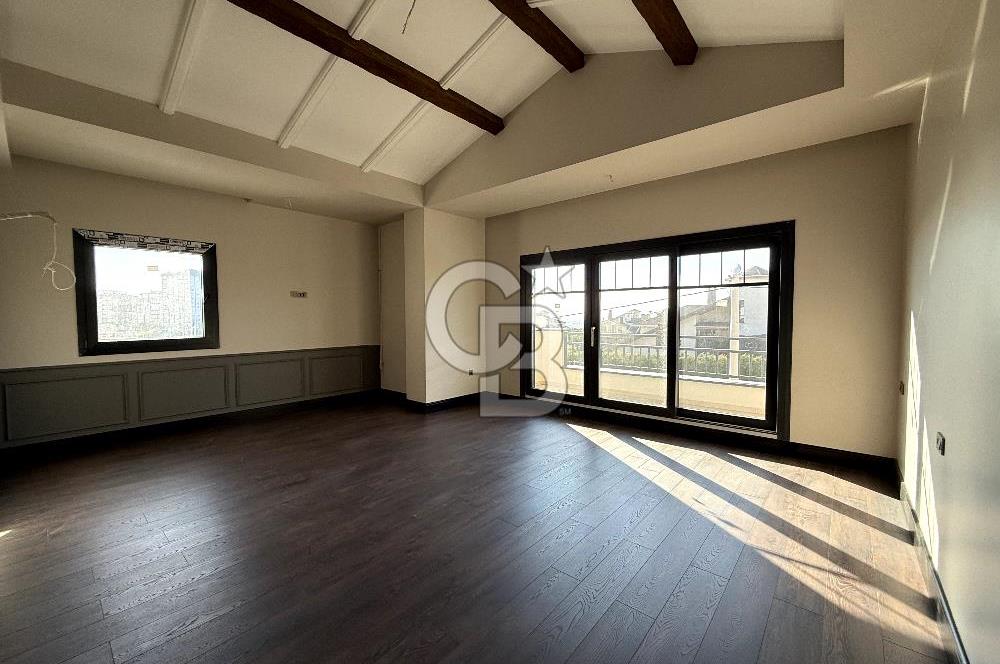CB EAGLE'dan YENİ MAH. SİTE İÇERİSİNDE 5+2 450m² TRIPLEKS VİLLA