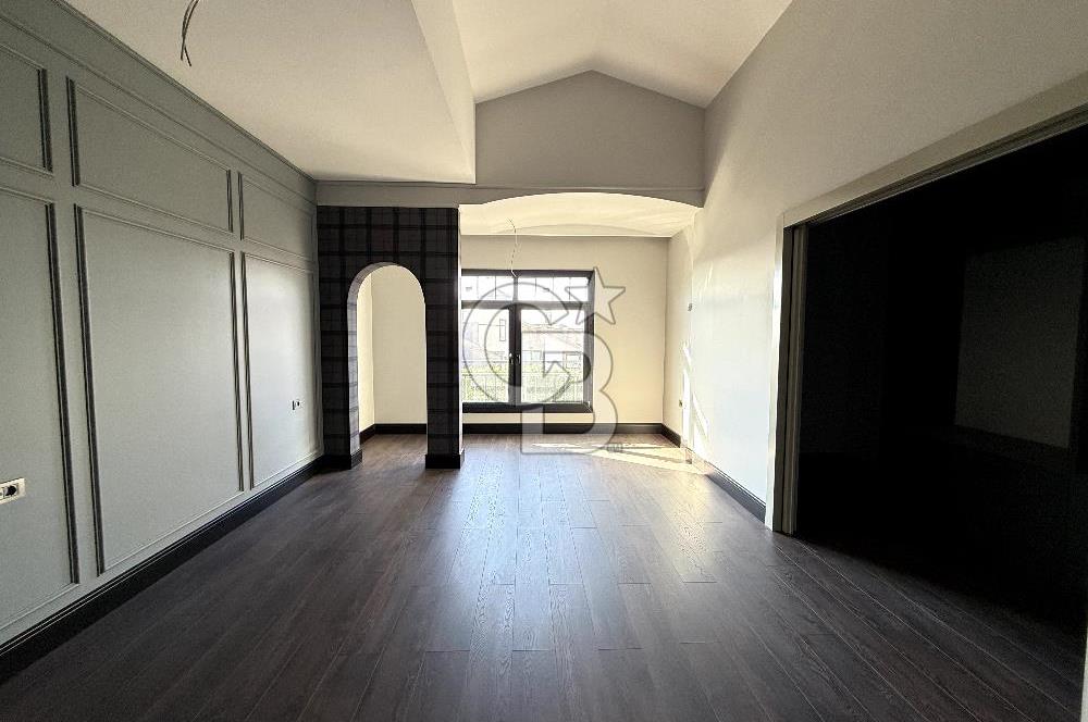 CB EAGLE'dan YENİ MAH. SİTE İÇERİSİNDE 5+2 450m² TRIPLEKS VİLLA