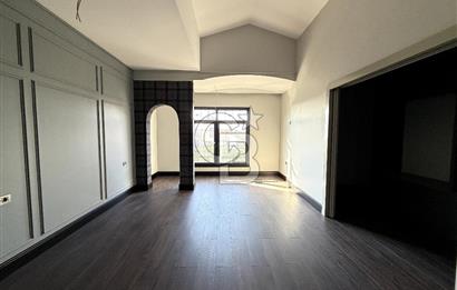 CB EAGLE'dan YENİ MAH. SİTE İÇERİSİNDE 5+2 450m² TRIPLEKS VİLLA