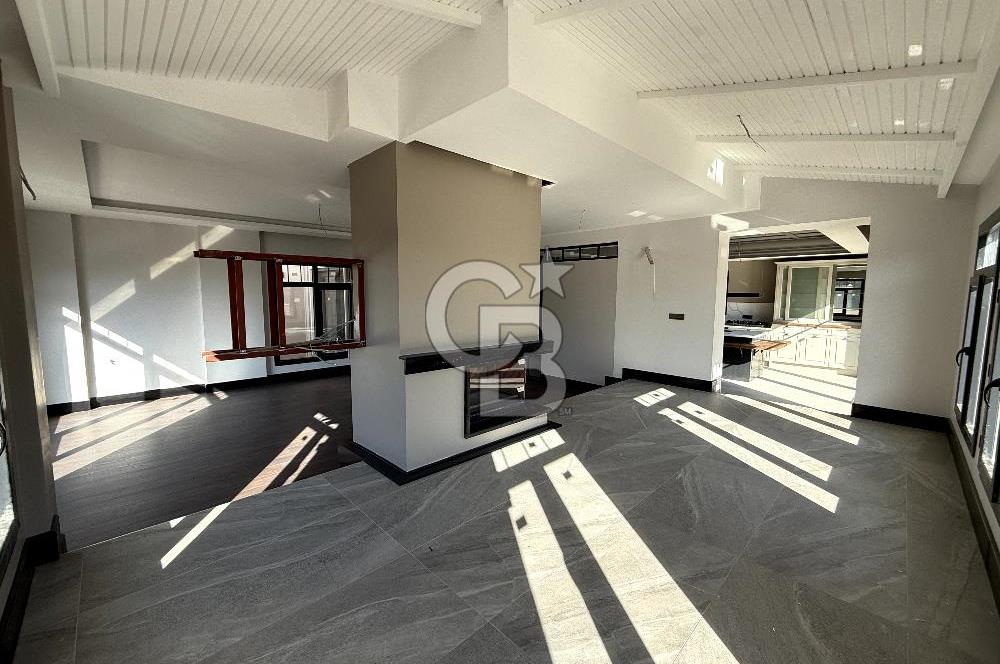 CB EAGLE'dan YENİ MAH. SİTE İÇERİSİNDE 5+2 450m² TRIPLEKS VİLLA