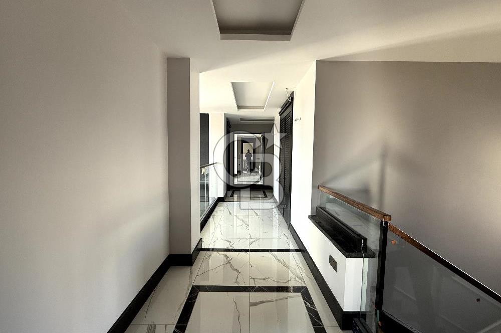 CB EAGLE'dan YENİ MAH. SİTE İÇERİSİNDE 5+2 450m² TRIPLEKS VİLLA