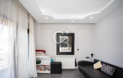 Yenifoça'da Deniz Manzaralı Satılık 3+2 Tripleks Villa