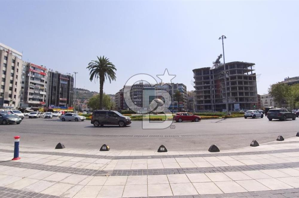 İzmir Konak Dokuz Eylül Meydan Konumlu Kiralık 200 m² Dükkan