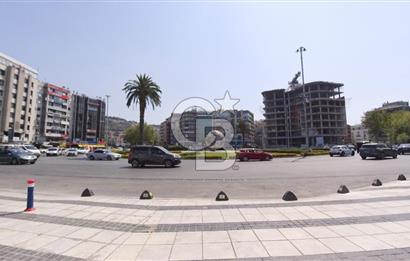 İzmir Konak Dokuz Eylül Meydan Konumlu Kiralık 200 m² Dükkan