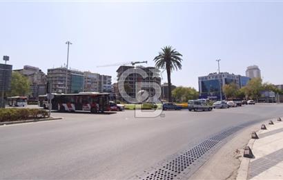 İzmir Konak Dokuz Eylül Meydan Konumlu Kiralık 200 m² Dükkan