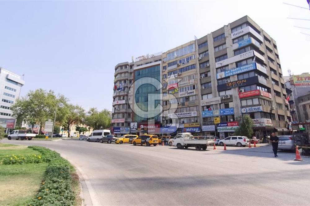İzmir Konak Dokuz Eylül Meydan Konumlu Kiralık 200 m² Dükkan