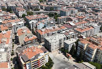 İzmir Karşıyaka Yalı Mh.Donanımlı Kiralık Büyük 3+1 175² Daire