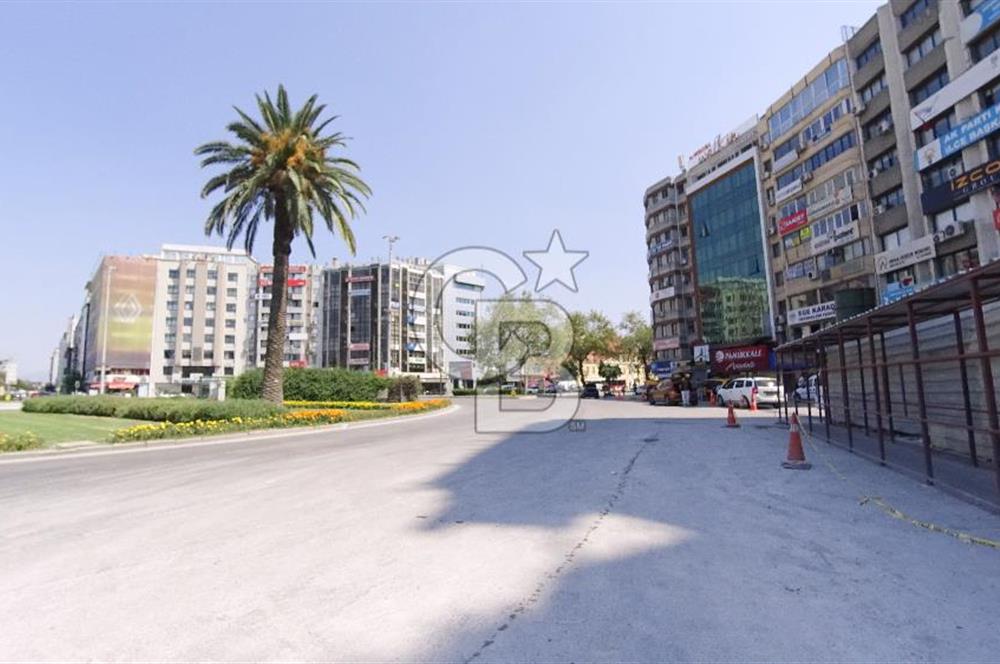 İzmir Konak Dokuz Eylül Meydan Konumlu Kiralık 200 m² Dükkan