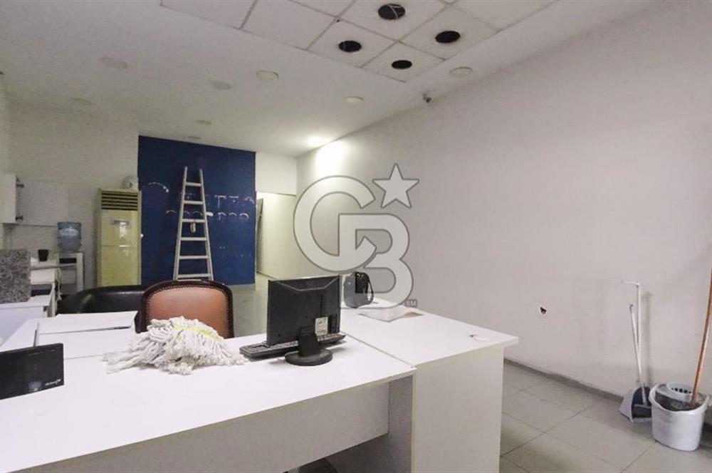 İzmir Konak Dokuz Eylül Meydan Konumlu Kiralık 200 m² Dükkan