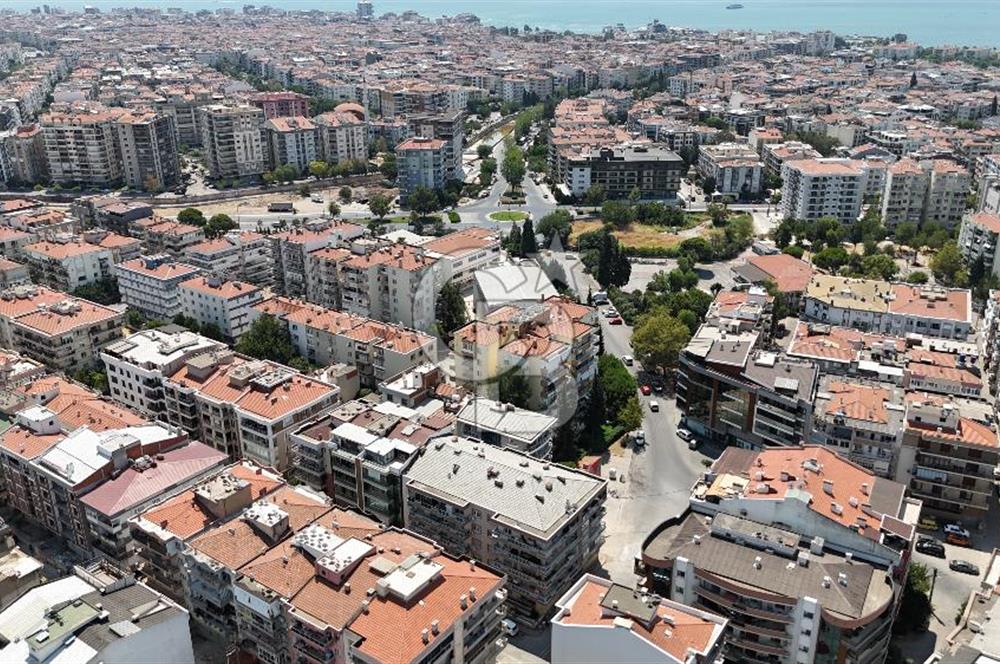İzmir Karşıyaka Yalı Mh.Donanımlı Kiralık Büyük 3+1 175² Daire