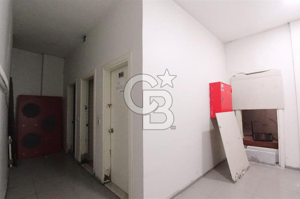 İzmir Konak Dokuz Eylül Meydan Konumlu Kiralık 200 m² Dükkan