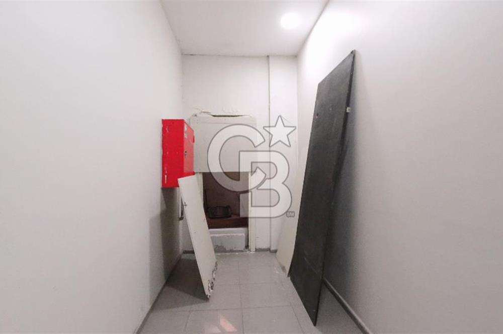 İzmir Konak Dokuz Eylül Meydan Konumlu Kiralık 200 m² Dükkan