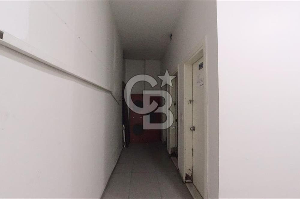 İzmir Konak Dokuz Eylül Meydan Konumlu Kiralık 200 m² Dükkan