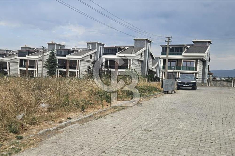 YALOVA KADIKÖY ÖZDEN MAHALLESİNDE SATILIK TİCARİ KONUT İMRALI ARSA!