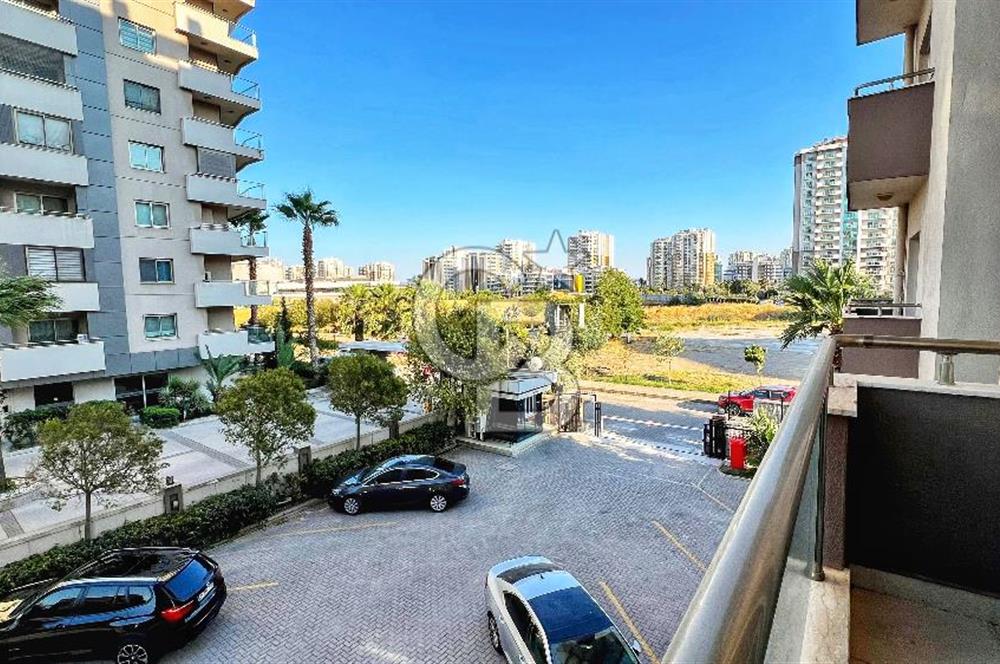 Mavişehir Family Park’ta Havuz Manzaralı 4+1 Satılık D
